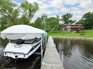 2420 Auburn Dr, Victoria, MN 55386