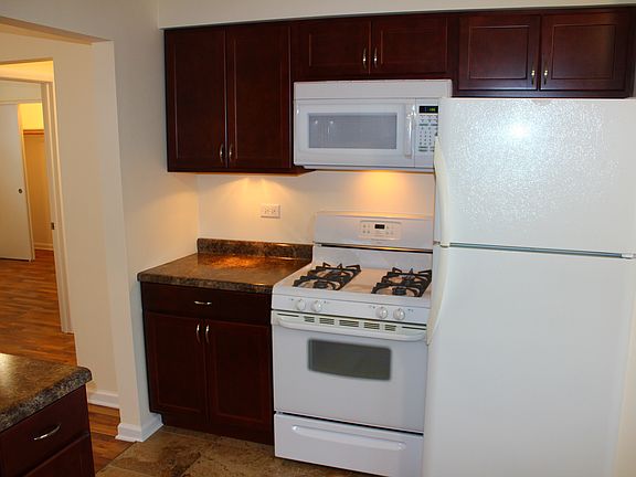 4th image of 14455 Jefferson Ave APT 2E
