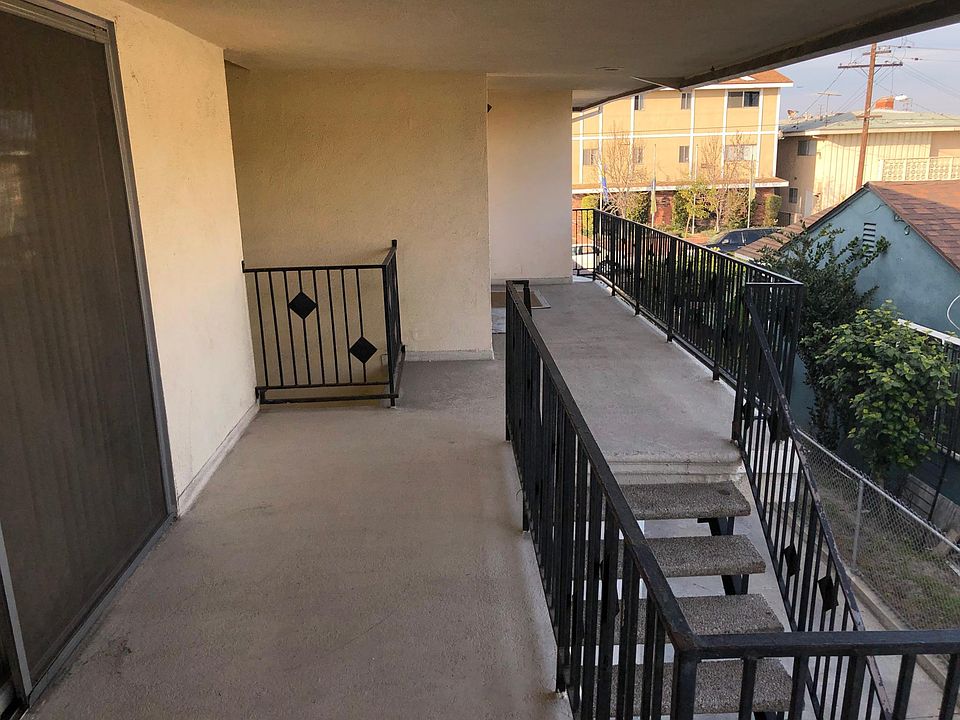 1st image of 4068 W 138th St APT E