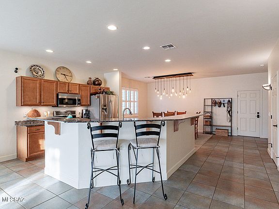 2nd image of 530 S Sunny Rock Dr