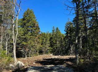 12 Jamestown Rd, Vinalhaven, ME 04863