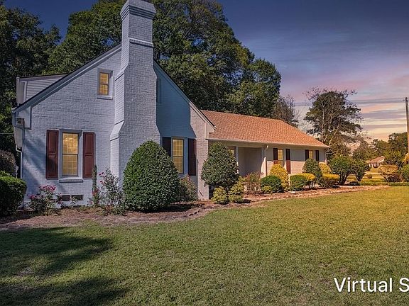 3rd image of 101 Forest Drive