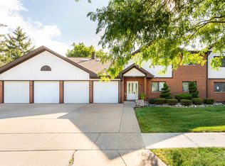 805 N Walnut St APT 2A, Itasca, IL 60143