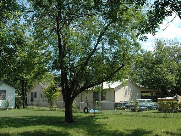 4th image of 1411 Burns Blvd