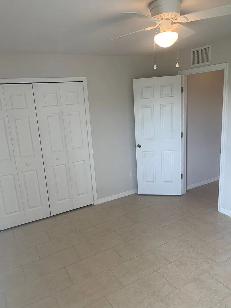 Cute 3 Bedroom 2 Bath Duplex — Photo 4