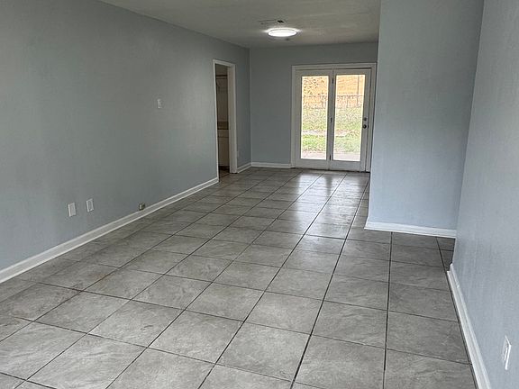 4th image of 1829 Southview Dr