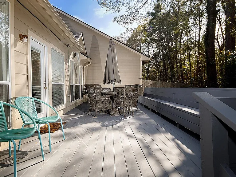 182 N Valley Oaks Cir — Photo 15