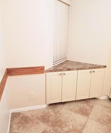 4th image of B3050 NW 42nd Ave #C406