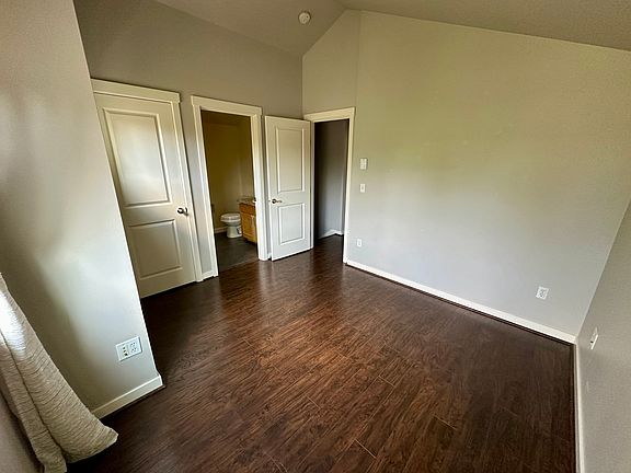 5th image of 12546 35th Ave NE