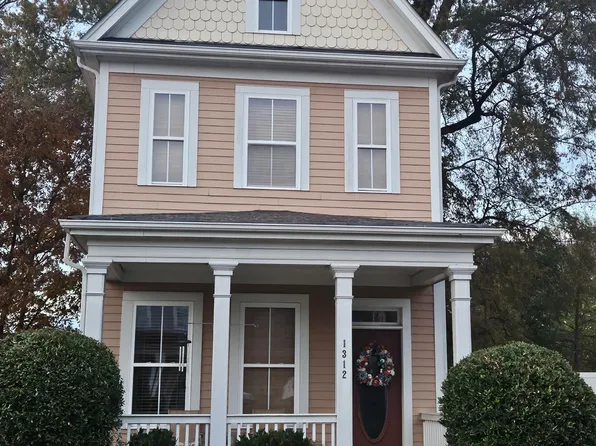 1312 Rising Oak Dr, Charlotte, NC 28206