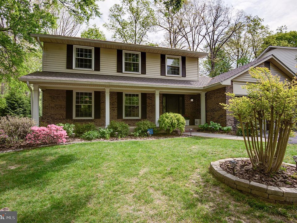 1st image of 2652 Oakton Glen Dr