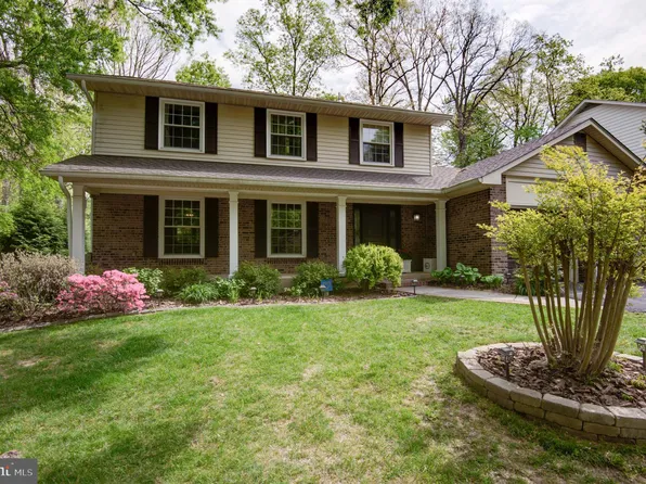 2652 Oakton Glen Dr, Vienna, VA 22181