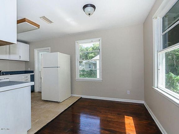 5th image of 3319 Dellwood Ave