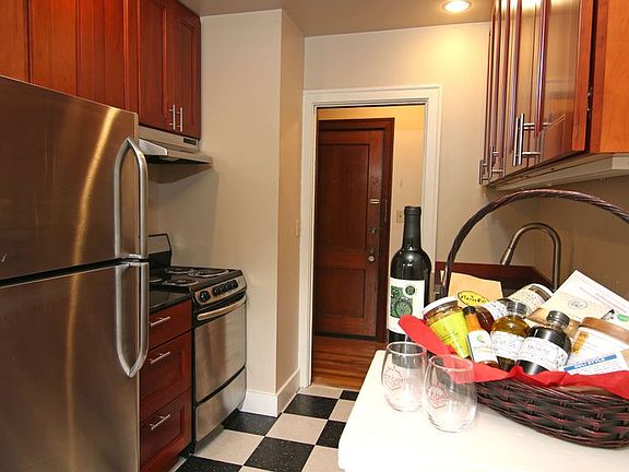3rd image of 309 Belmont Ave E #129