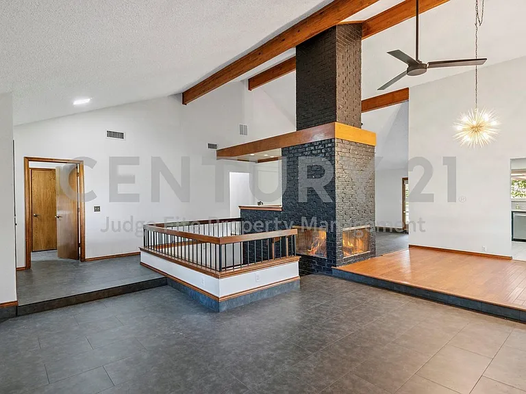 1308 Clubhouse Ct — Photo 9
