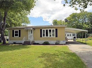 21 Phoenix Rd, Colchester, CT 06415
