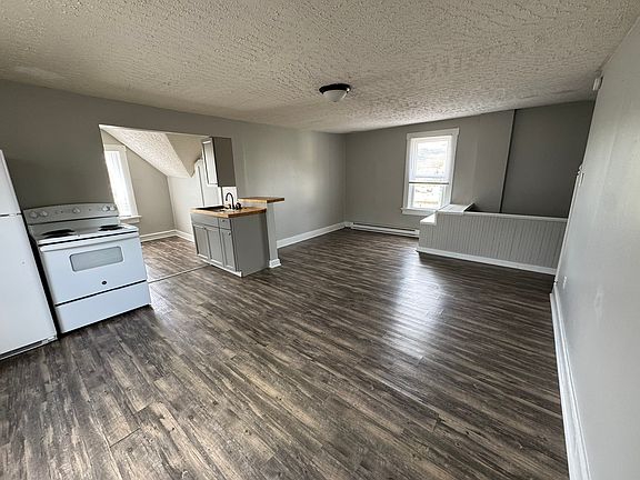 2nd image of 412 E 45th St #4