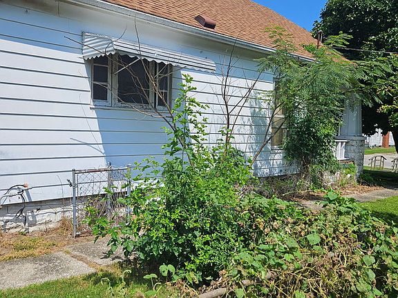 3rd image of 206 S 2nd St