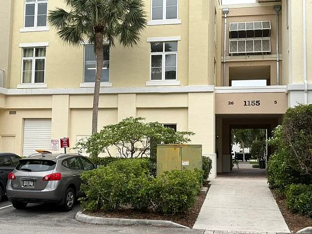 1155 Main St #209 — Photo 2