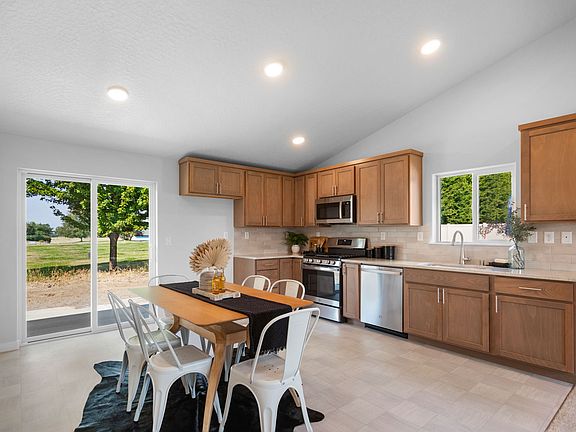 Alderwood - Kitchen Dining 2