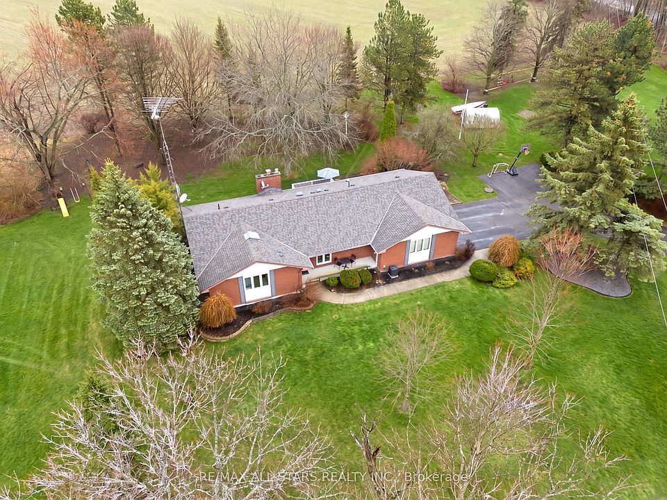 1st image of 2407 Ashbridge Rd