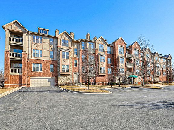 2nd image of 1914 Farnsworth Ln Unit 303