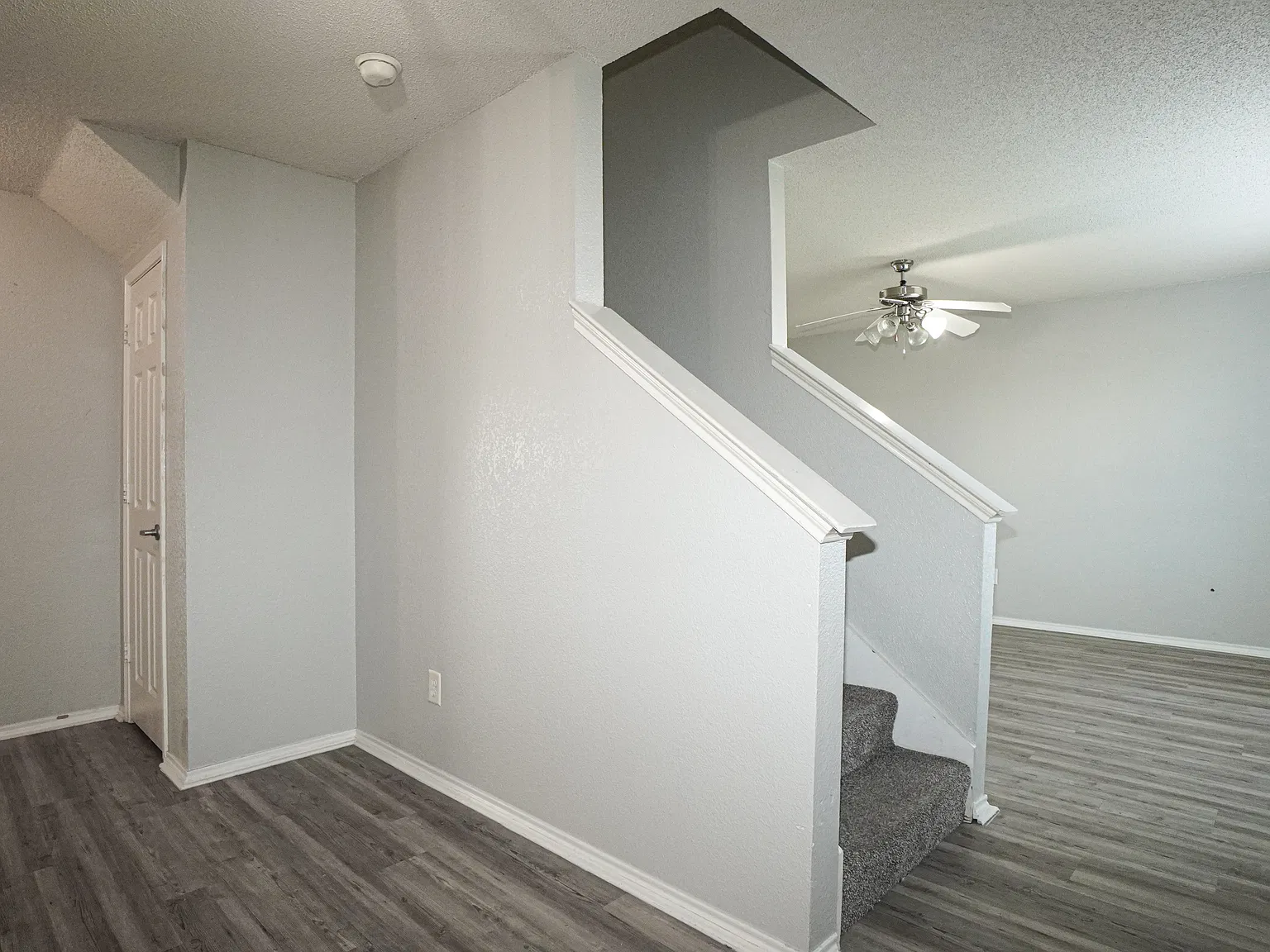 3 bed, 2580 sqft, $2,100 — Photo 4