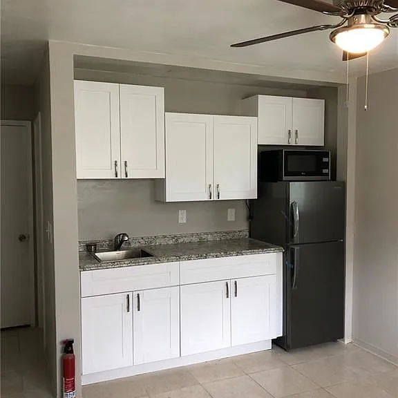 4250 NW 21st Ave — Photo 4