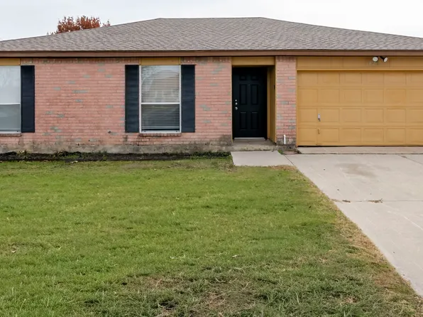 825 Reveille Rd, Fort Worth, TX 76108