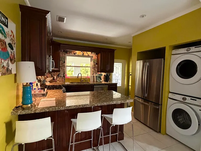 515 Ardmore Rd — Photo 23