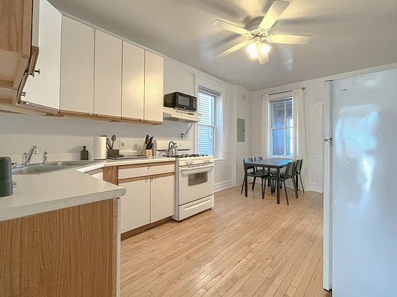 4th image of 2442 N Ashland Ave #3
