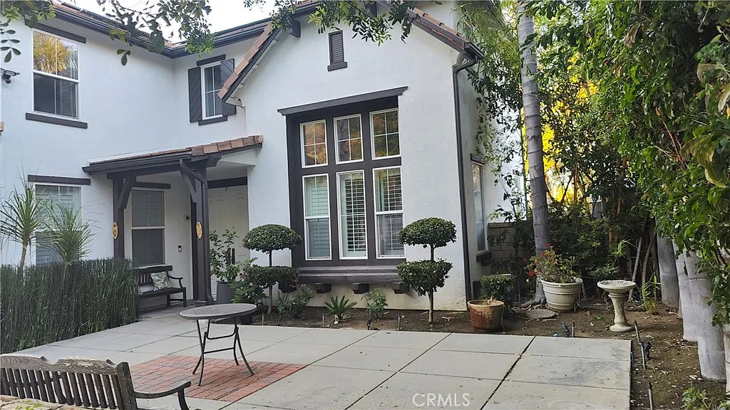 4 bed, 3829 sqft, $5,500 — Photo 3