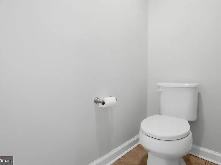 3589 Katherine Way — Photo 35
