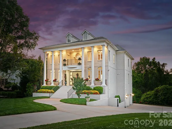 1120 Chollywood Dr, Charlotte, NC 28211