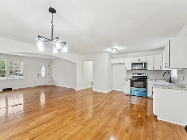 3366 Crescent Dr, Bessemer, AL 35023