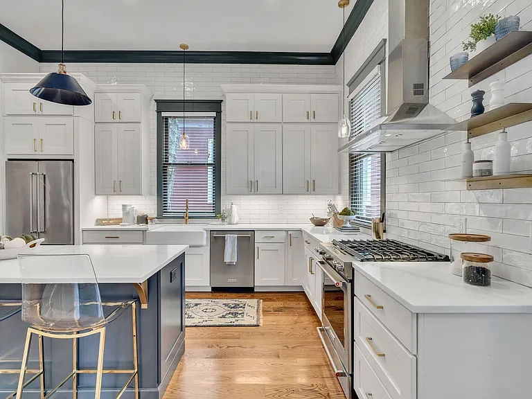 908 Fatherland St — Photo 12