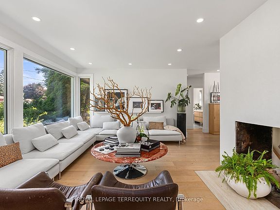 3rd image of 183 Island Rd