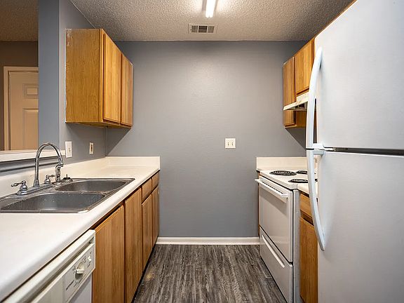 5th image of 4013 Peaks Landing Way #4-207