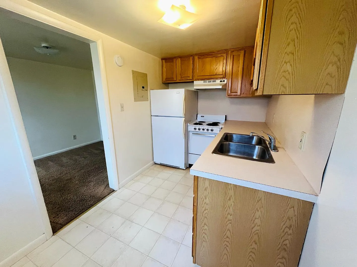 124 E 100 S — Photo 2