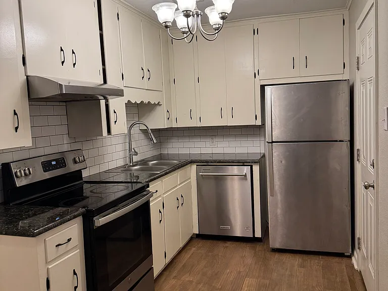307 S Bernard St #307 — Photo 3