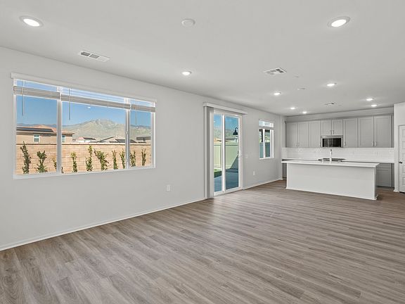 4th image of 1052 Fuchsia Cir