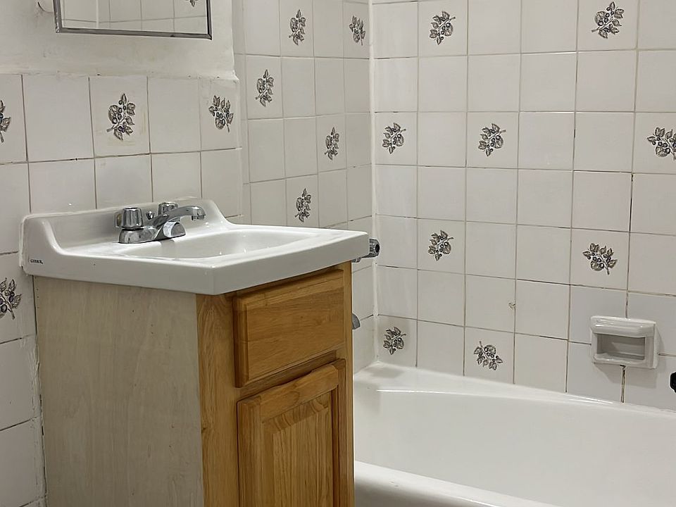 2nd image of 4415 De Reimer Ave #1C