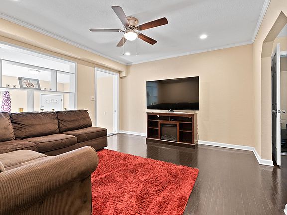 3rd image of 7229 Elvia Dr