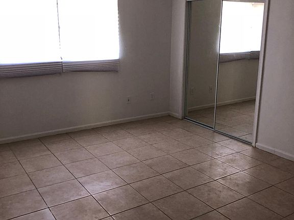 4th image of 1007 S L St