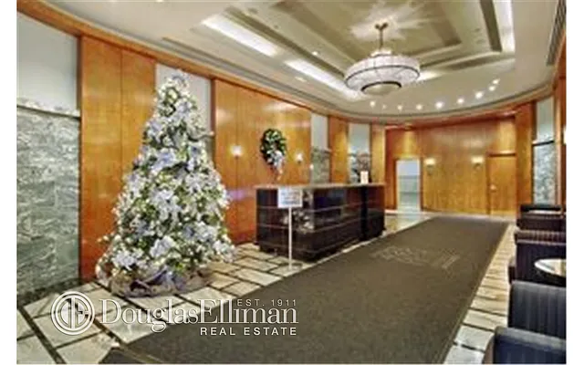 Sold by Douglas Elliman | media 22