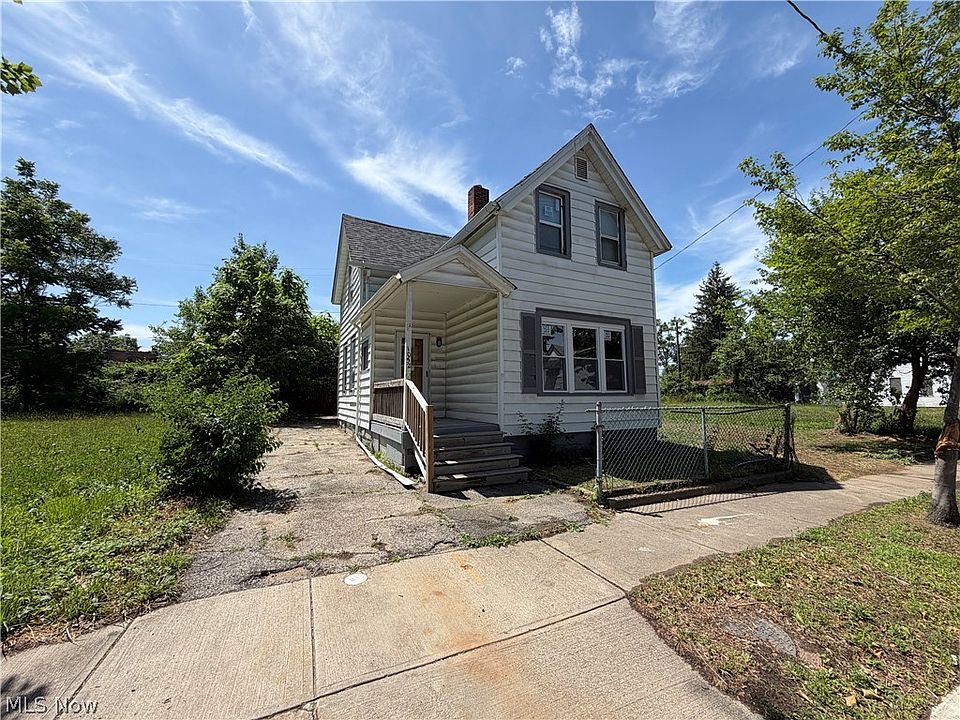 1st image of 1052 E 72nd St