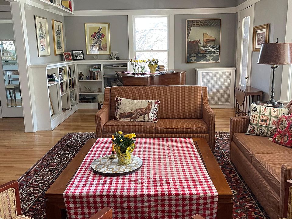 1st image of 577 Lincoln Ave #2