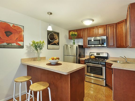 2nd image of 799 President St APT 1