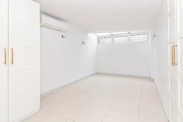 Rented by MySpaceNYC | media 11