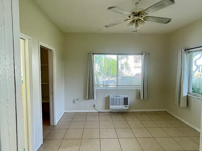 330 Almeria Rd — Photo 11